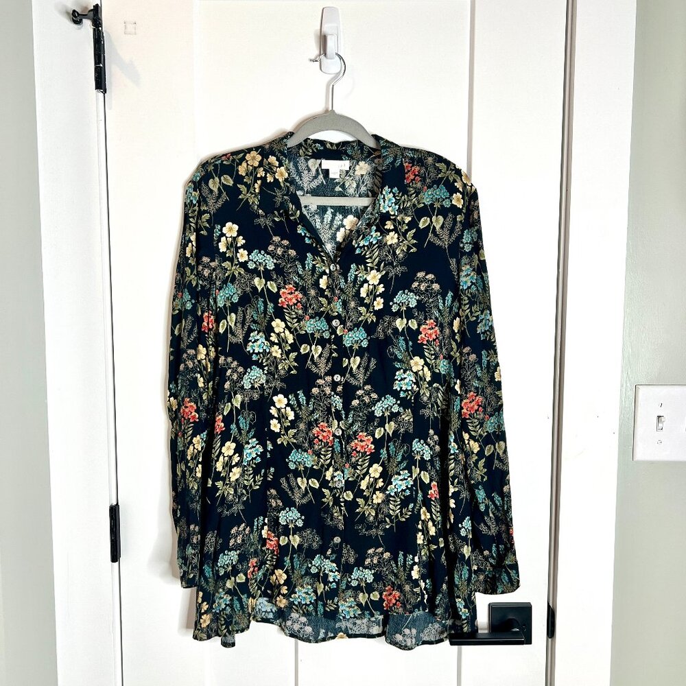 J. Jill Moody Floral Dark Florals Button-Up 100% Rayon Long Tunic Blouse Sz M